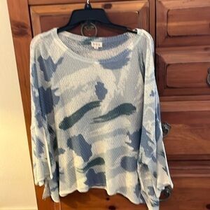 NWOT POL Women’s Blue And Cream Crewneck Sweater Size Medium